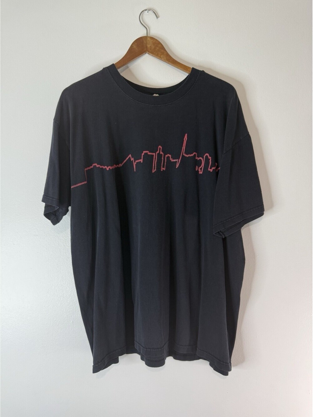 Men’s XL Y2K Style Las Vegas Pulse Of Vegas Black Cotton T-shirt